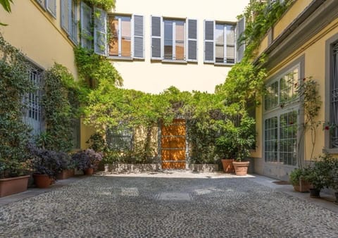 Property building, Spring, Day, Garden, Garden view