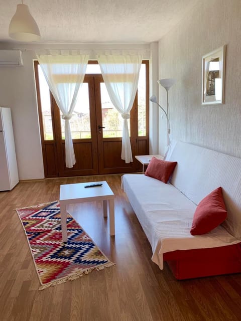 Sunny Home Apartment in Blagoevgrad Province