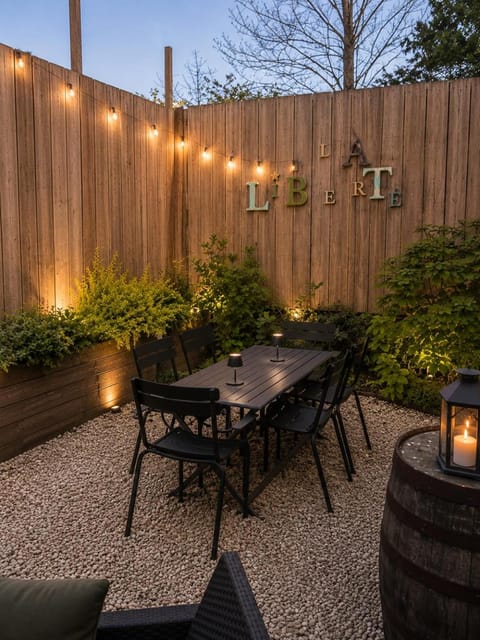 Patio, Dining area