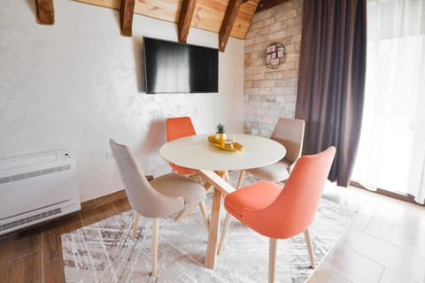 TV and multimedia, Living room, Dining area