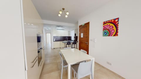 Facade/entrance, Kitchen or kitchenette, Dining area