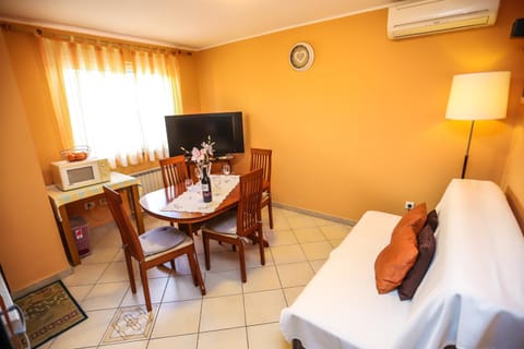 TV and multimedia, Dining area