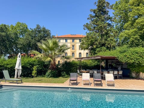 Property building, Spring, Garden, Garden view, Pool view, Swimming pool, sunbed