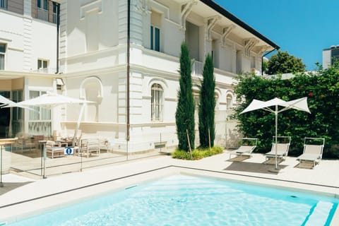 Property building, Summer, Solarium, Swimming pool