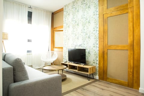Communal lounge/ TV room, TV and multimedia, Living room