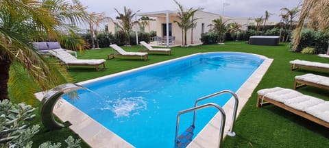 Spring, Day, Garden, Garden view, Pool view, Swimming pool, Swimming pool, sunbed