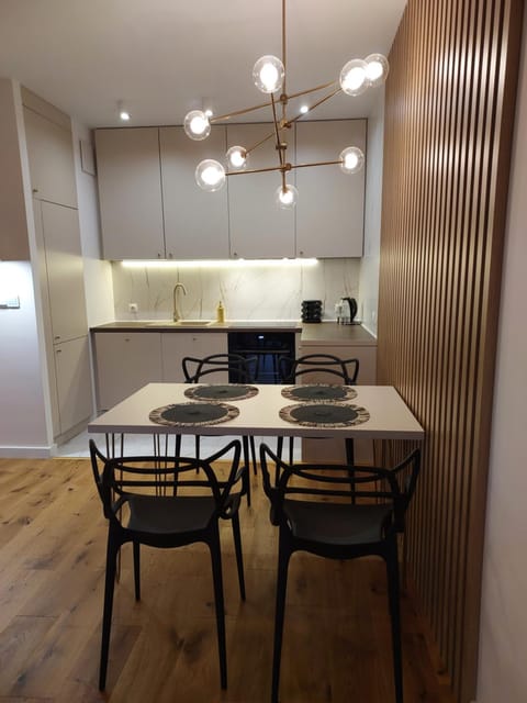 Kitchen or kitchenette, Dining area, pet friendly, stove
