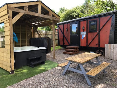 Property building, Patio, BBQ facilities, Sauna