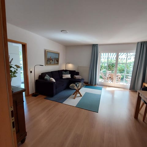 Photo of the whole room, Seating area