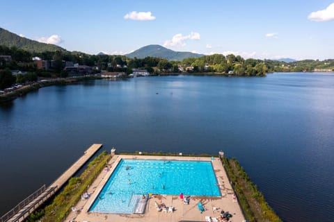 Brookside Lodge House in Lake Junaluska