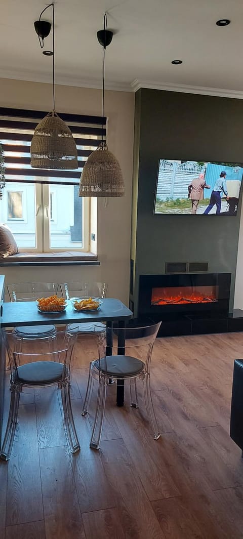 Communal lounge/ TV room, Living room, Dining area