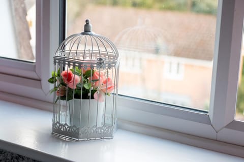 Stylish 2BR Apartment Steps to Beach, Bars ,Town Centre Apartment in Bournemouth