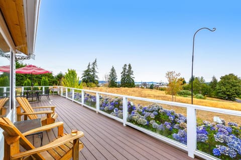 Arrowhead Way House in Camano Island