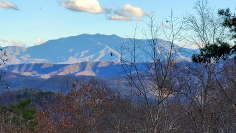 Nearby landmark, Natural landscape, Mountain view