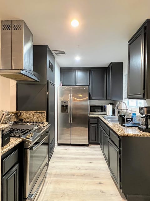 Kitchen or kitchenette, oven, pet friendly, stove, toaster