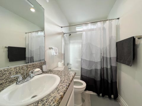 Shower, Toilet, Bathroom, Bath