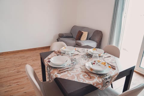 Living room, Seating area, Dining area, Food