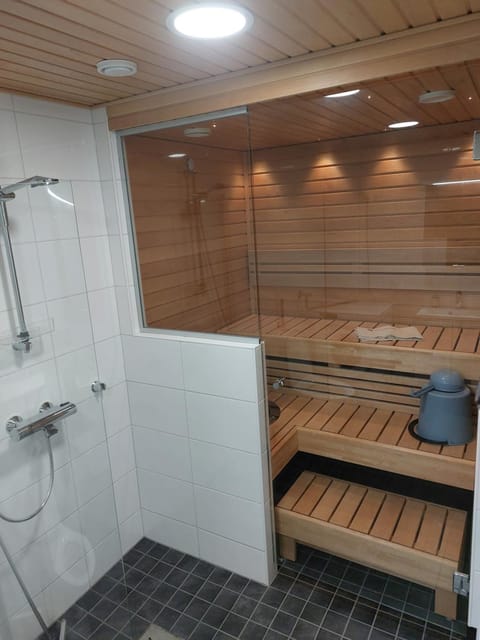 Sauna, Bathroom
