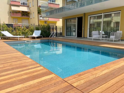 Pool view, Swimming pool