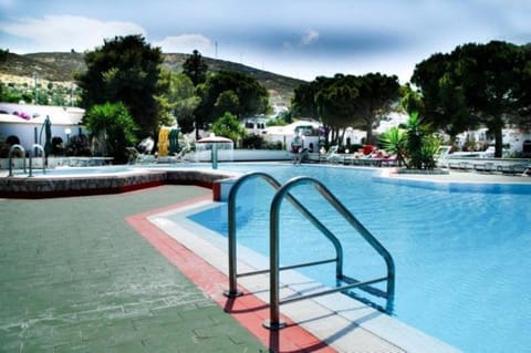 Swimming pool, Swimming pool