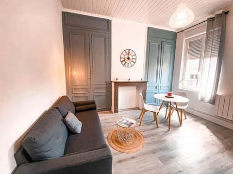 * The Gold Time * Appartement confort * Centre-Ville Apartment in Calais