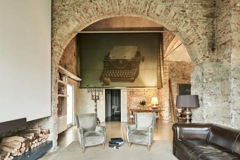 Communal lounge/ TV room, Place of worship, Library, Lounge or bar, Meeting/conference room