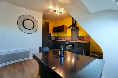 La lucarne au centre ville avec parking privé et ascenseur Apartment in Concarneau