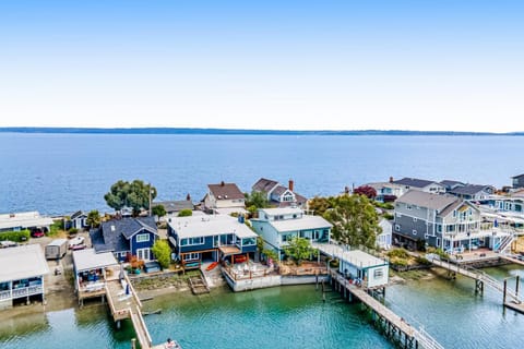 Point Perfect House in Bainbridge Island
