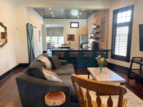 TV and multimedia, Living room, Lounge or bar, kitchen