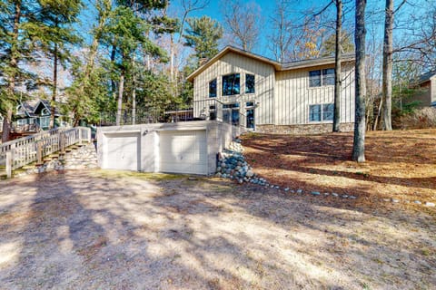 Sleeping Fox House in Glen Lake