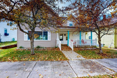 Beach House House in Empire