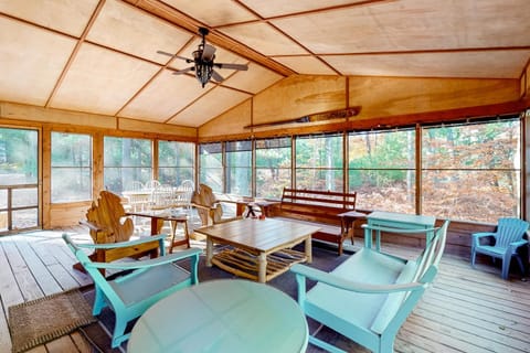 Absolute Leelanau House in Glen Arbor