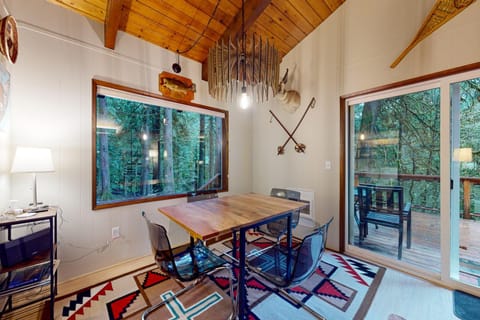 Lookout Lair House in Mount Hood Village