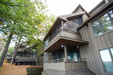 Hawks Nest 58 Hotel in Sleeping Bear Dunes