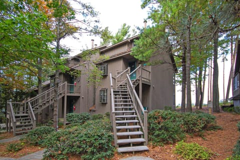 Hawks Nest 58 Hotel in Sleeping Bear Dunes