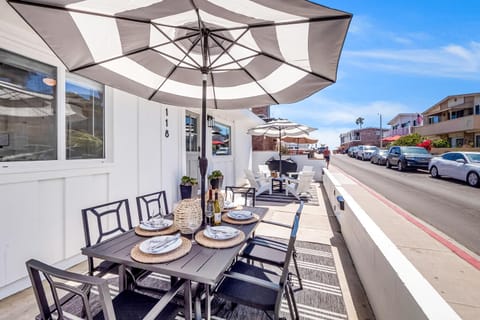 Newport Coastal Charm House in Balboa Peninsula