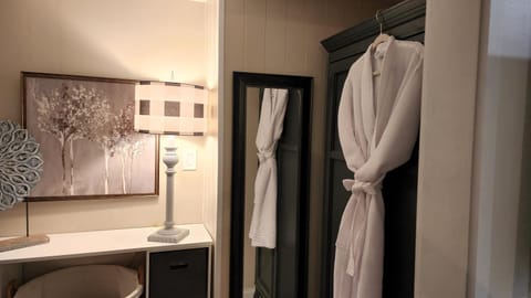 Town Square Retreat Apartment in Blairsville