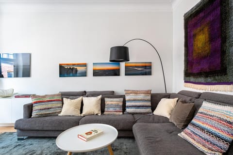 Living room, Seating area