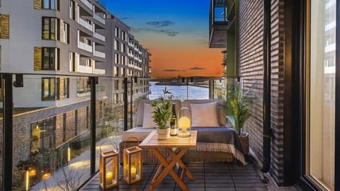 Patio, View (from property/room), Balcony/Terrace, Seating area, Sea view