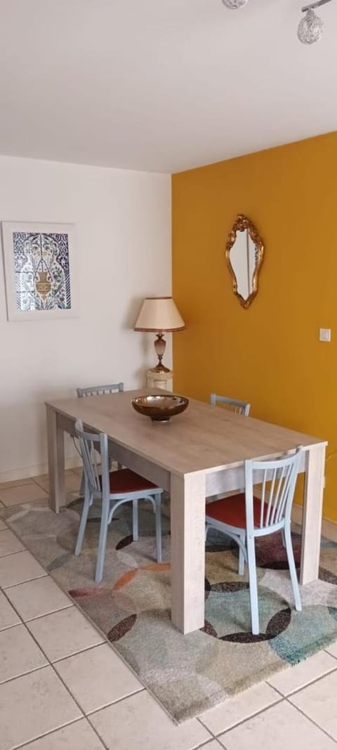 L'Intemporel - Appartement T3 avec jardinet Apartment in Poitiers