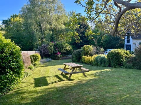 Little Thatch Lovely 2-Bed Converted Workshop Near Weymouth House in Weymouth