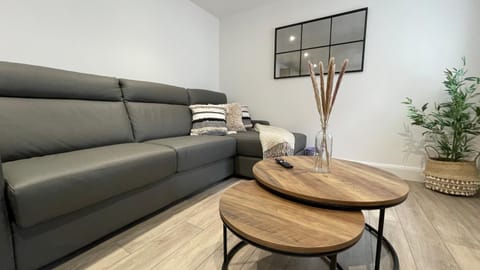 The Forge by Caithness Luxury Apartments NC500 - Elegant Luxury Apartment with Bike store - Sleeps 4 Apartment in Wick