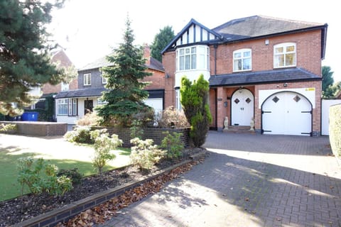 Largee 5 Bed House, Sleeps 10 Near NEC, BHX, HS2 House in Metropolitan Borough of Solihull