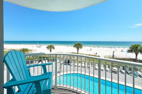 Balcony/Terrace, Pool view, Sea view, sunbed