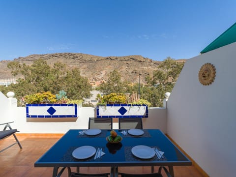 Balcony/Terrace, Mountain view