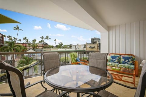 Kona Plaza 210 House in Holualoa