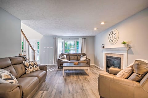 2 Mi to Dtwn! Beulah Family Home with Fireplace House in Michigan