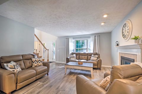 2 Mi to Dtwn! Beulah Family Home with Fireplace House in Michigan
