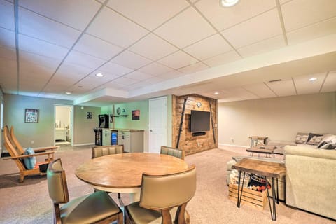 2 Mi to Dtwn! Beulah Family Home with Fireplace House in Michigan
