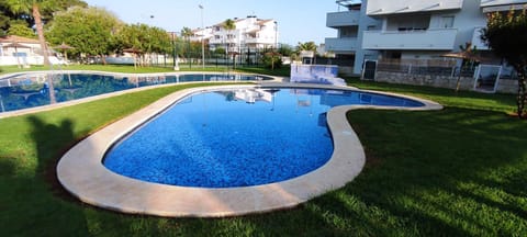 Property building, Day, Garden, Solarium, Garden view, Pool view, Swimming pool, Swimming pool, Swimming pool, sunbed